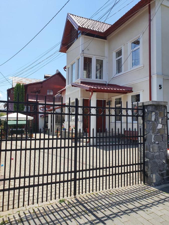 Kristine House Apartment Sinaia Luaran gambar